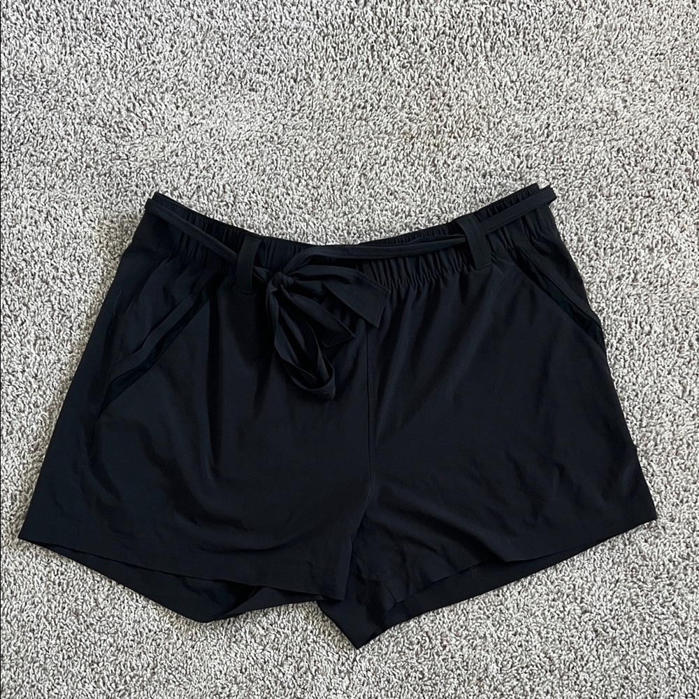 Eddie Bauer Women's High Waist Black Shorts